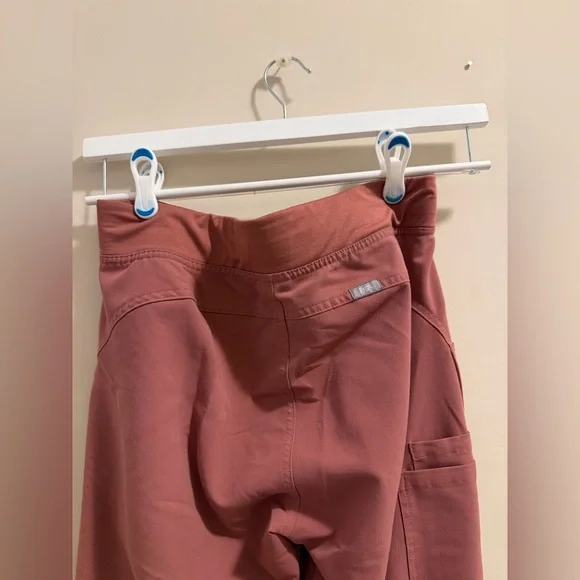 FIGS SCRUB SET - Picture 4 of 8